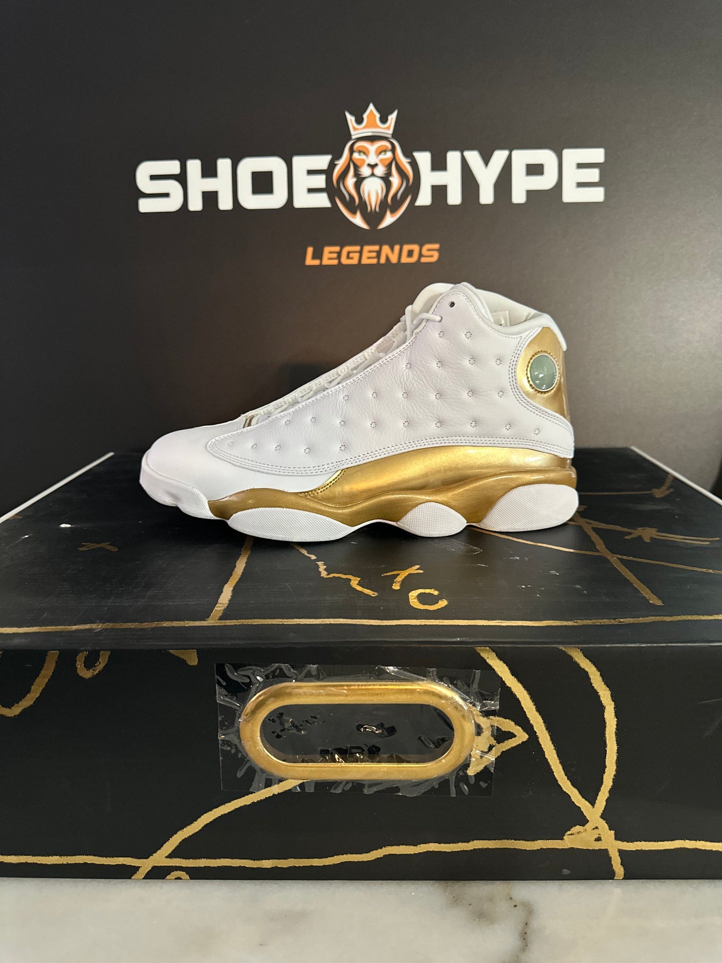 Pre-Owned Air Jordan Defining Moments Pack Last Shot