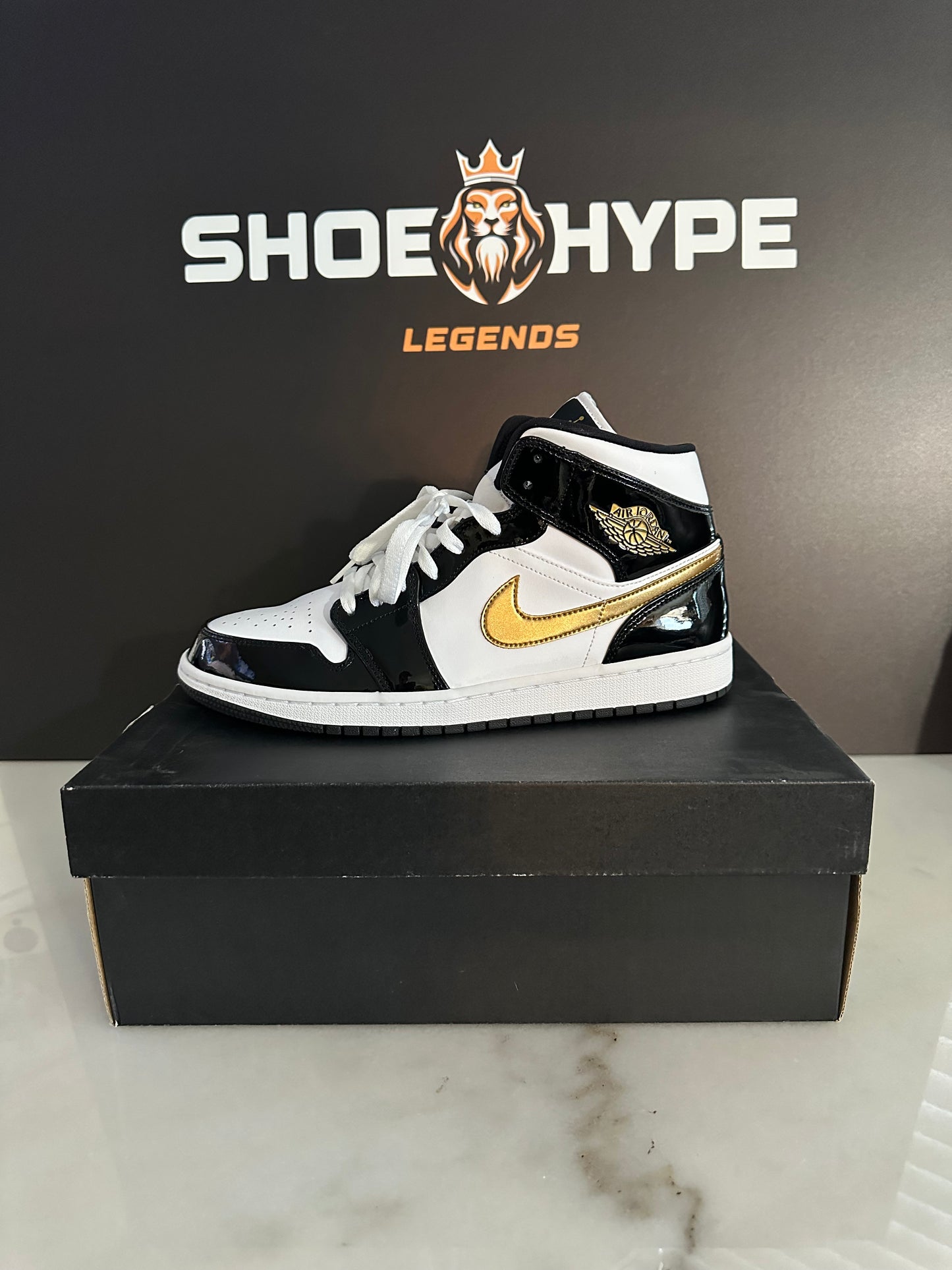 Pre-Owned Air Jordan 1 Mid Patent Black White/Gold